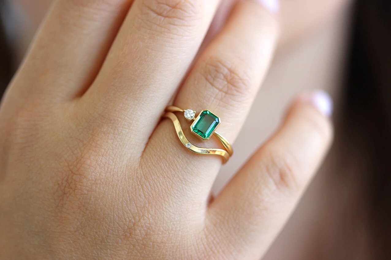 Vintage Emerald Ring, Emerald Diamond Ring, Gold Ring, Emerald Green Ring, Emerald Cut, May Birthstone Ring, Antique Emerald Ring, Emerald