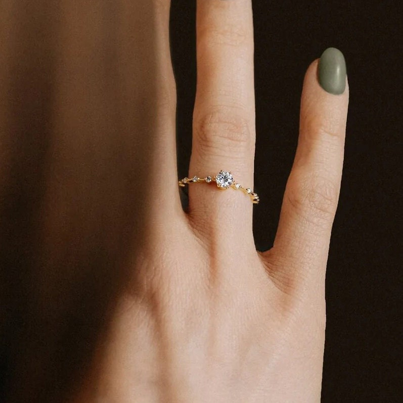 Oval Diamond Engagement Ring, Round Diamond Ring, Round 14k Gold Diamond Ring, Round simulated Diamond Ring, Distance Diamond Ring