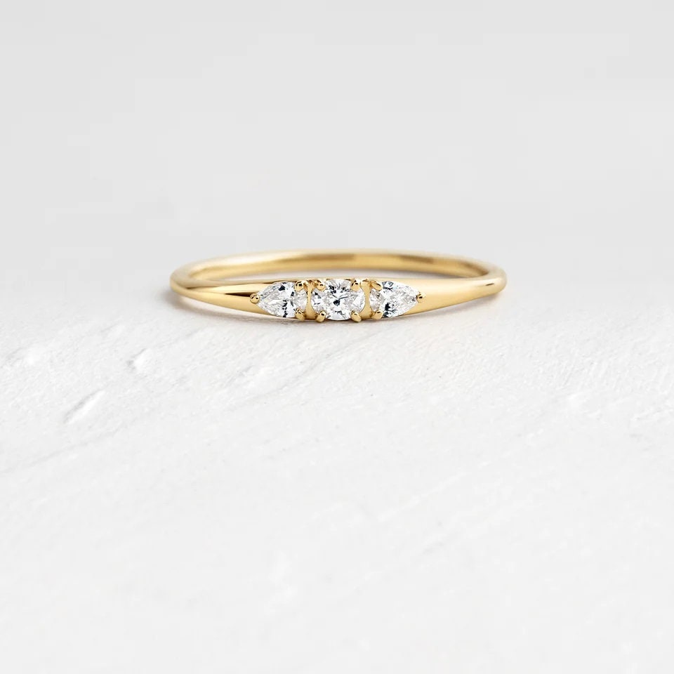 Oval Diamond Ring/Oval Cut Ring/14k Rose gold Oval Ring/Gift for her/Promise ring/Simulated Oval Diamond Ring/Valentine Gift/Dainty Ring