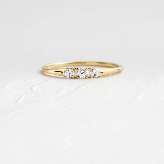 Oval Diamond Ring/Oval Cut Ring/14k Rose gold Oval Ring/Gift for her/Promise ring/Simulated Oval Diamond Ring/Valentine Gift/Dainty Ring