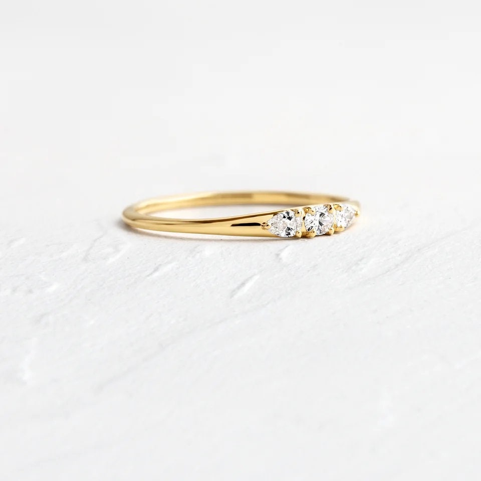 Oval Diamond Ring/Oval Cut Ring/14k Rose gold Oval Ring/Gift for her/Promise ring/Simulated Oval Diamond Ring/Valentine Gift/Dainty Ring