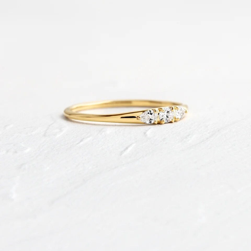 Oval Diamond Ring/Oval Cut Ring/14k Rose gold Oval Ring/Gift for her/Promise ring/Simulated Oval Diamond Ring/Valentine Gift/Dainty Ring