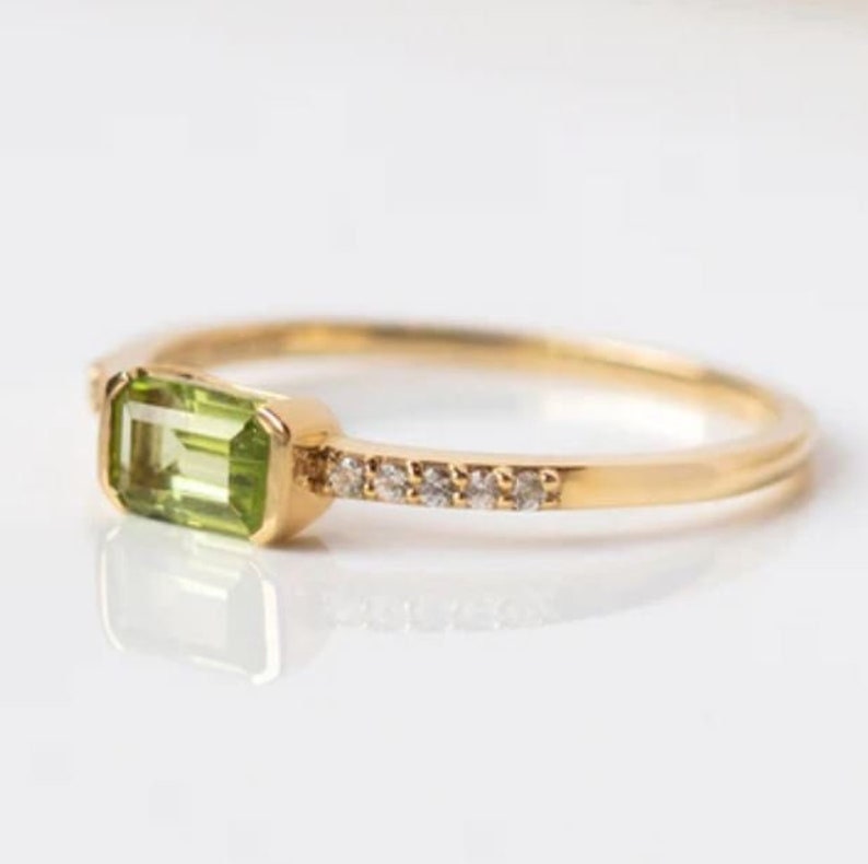 Peridot Baguette Ring-Solid 14k Gold Peridot baguette Ring-Art deco ring-Rose Gold peridot ring-August birthstone-Birthstone Ring