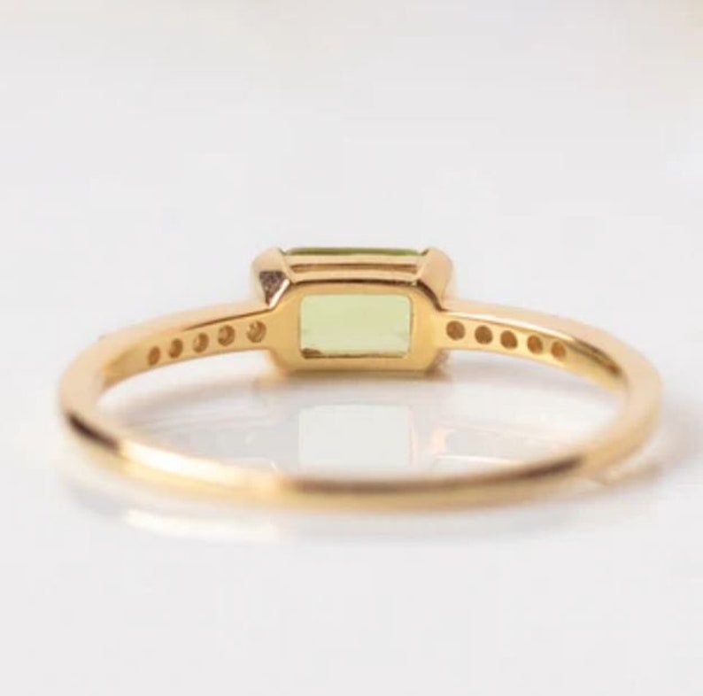 Peridot Baguette Ring-Solid 14k Gold Peridot baguette Ring-Art deco ring-Rose Gold peridot ring-August birthstone-Birthstone Ring