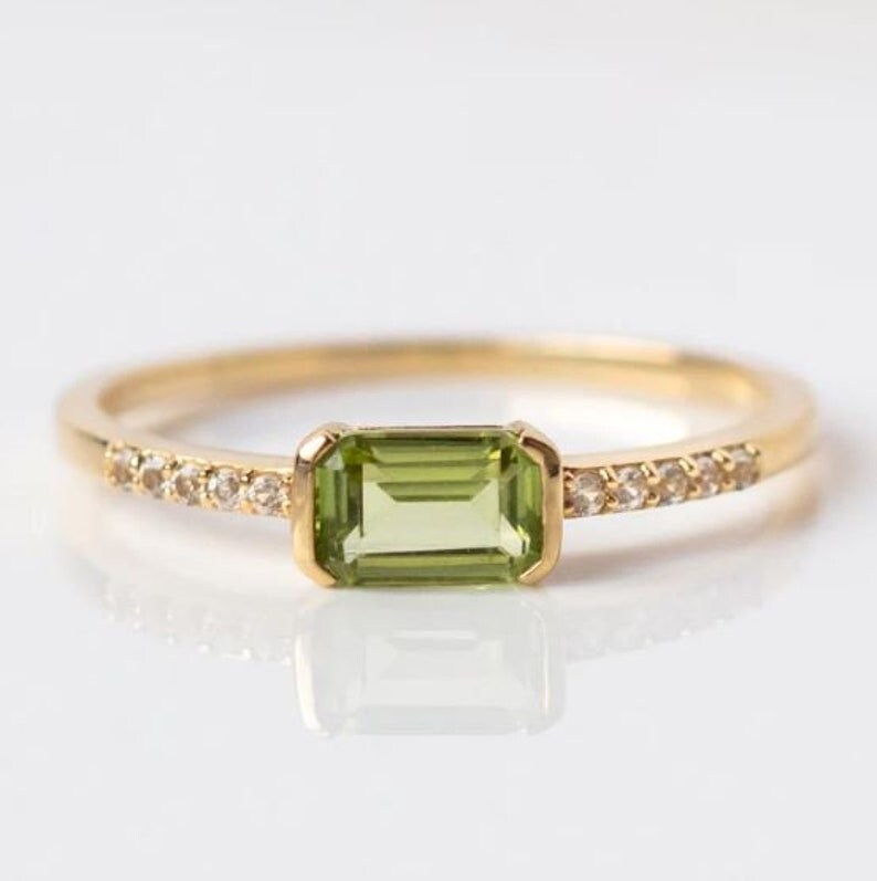 Peridot Baguette Ring-Solid 14k Gold Peridot baguette Ring-Art deco ring-Rose Gold peridot ring-August birthstone-Birthstone Ring