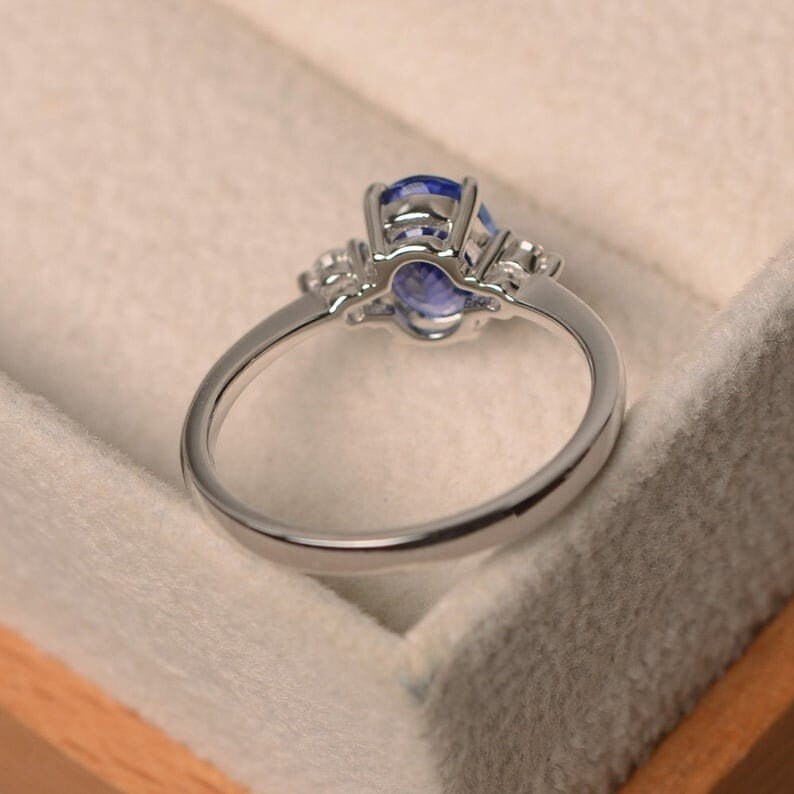 Real Natural Tanzanite Ring, Vintage Tanzanite ring, Oval Tanzanite Ring, Sterling silver ring, Gift for her, Gemstone ring, Dainty ring