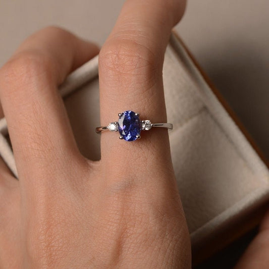 Real Natural Tanzanite Ring, Vintage Tanzanite ring, Oval Tanzanite Ring, Sterling silver ring, Gift for her, Gemstone ring, Dainty ring