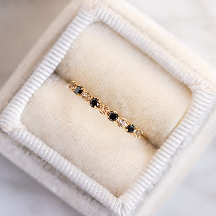 Black onyx And Alternat Diamond Ring, Vintage Black Onyx Engagement Ring, Art Deco Solitaire Wedding Ring, Gold Unique boho, Statement Ring