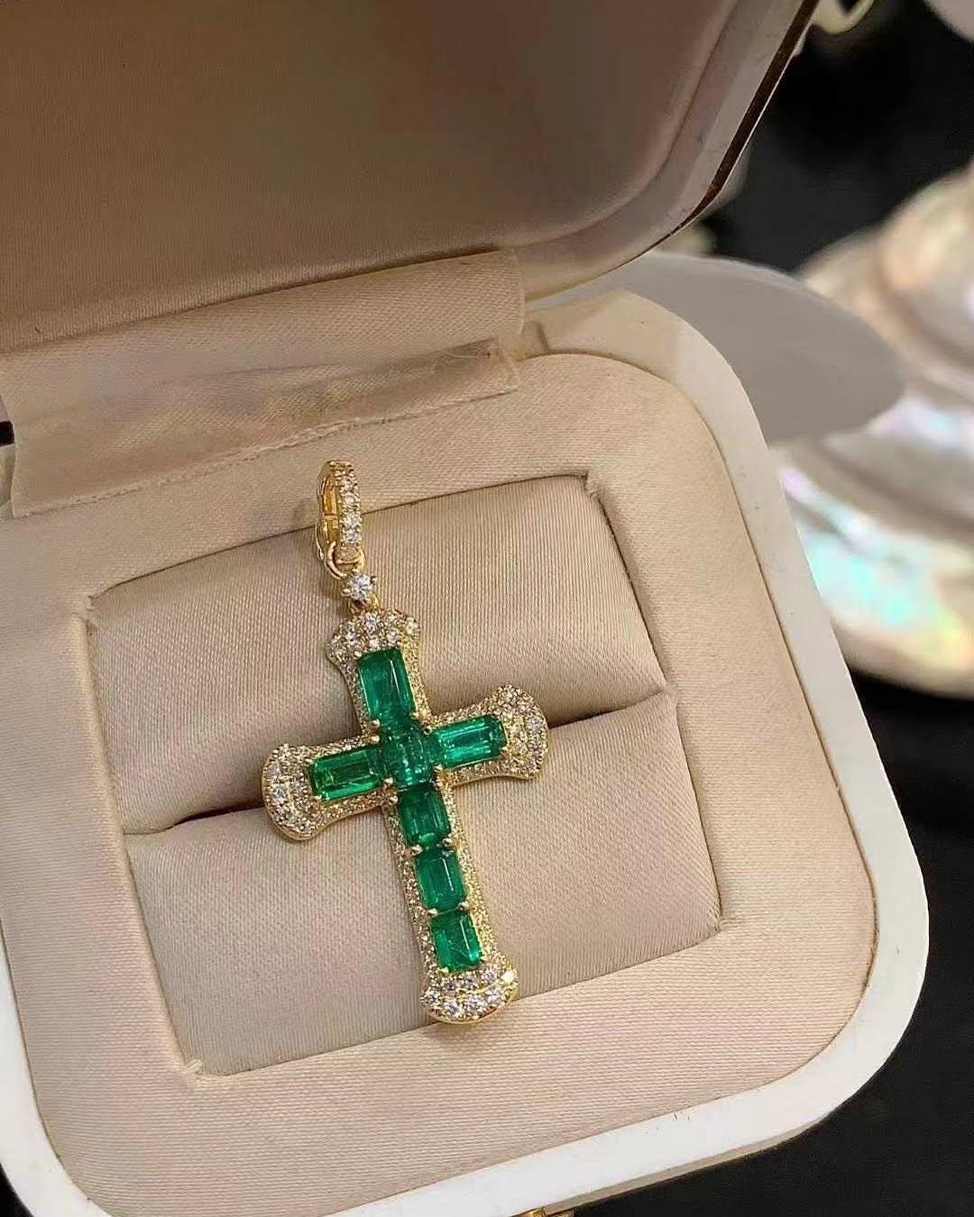 Natural Emerald Gemstone Solid 14k Gold Handmade Pendant, Emerald cross necklace, Birthday Gift Christmas/Engagement/Gift For Anniversary