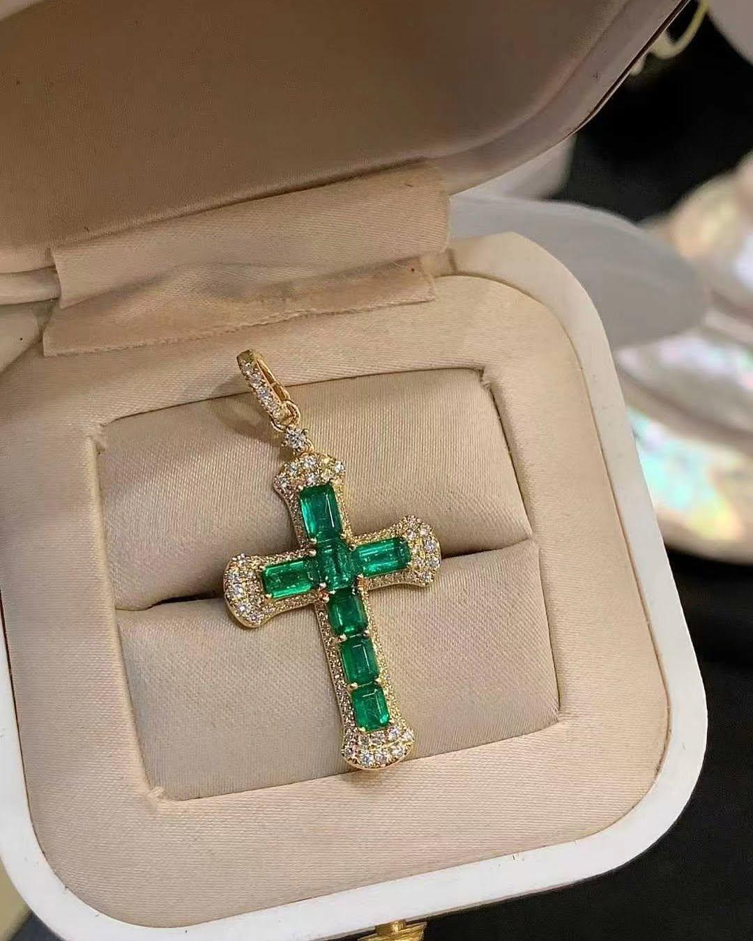 Natural Emerald Gemstone Solid 14k Gold Handmade Pendant, Emerald cross necklace, Birthday Gift Christmas/Engagement/Gift For Anniversary