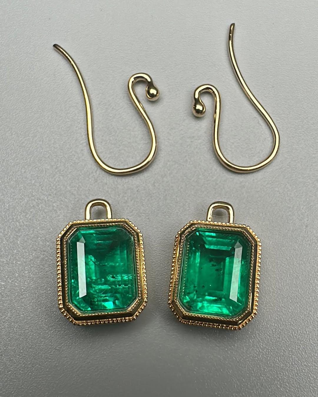 Natural Emerald Vintage Earrings Green Emerald Earrings Lever back Earrings Emerald Earring Gift for her Anniversary Gift Mother's day Gift