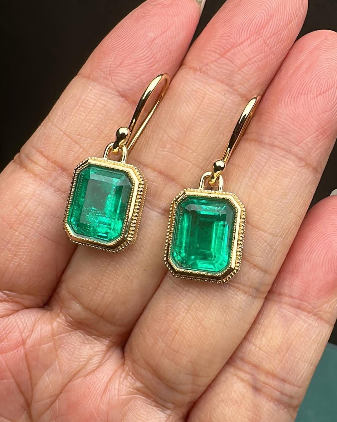 Natural Emerald Vintage Earrings Green Emerald Earrings Lever back Earrings Emerald Earring Gift for her Anniversary Gift Mother's day Gift